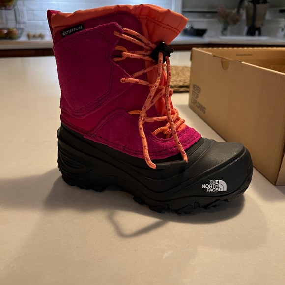 Brand new in box*** North Face youth Allen glow V WP - Picture 1 of 5